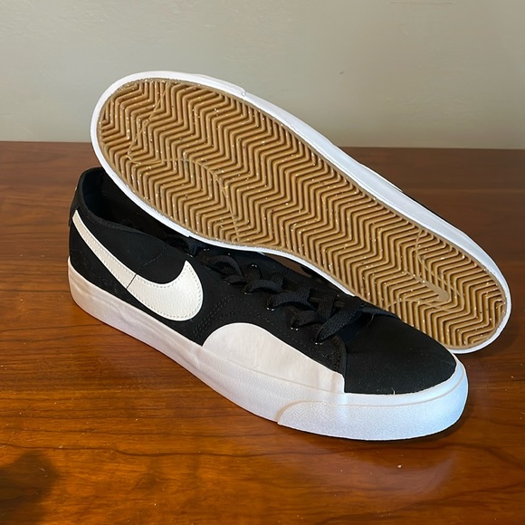 Nike SB BLZR Court Men’s Sneakers Shoes Canvas Skateboarding MSRP CV1658-002 - Picture 1 of 5